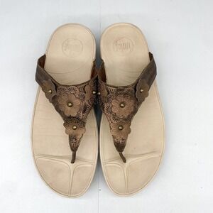 FitFlop Womens 9 Sandals Shoes Bronze Metallic Floral Thong SlipOn Comfort Wedge